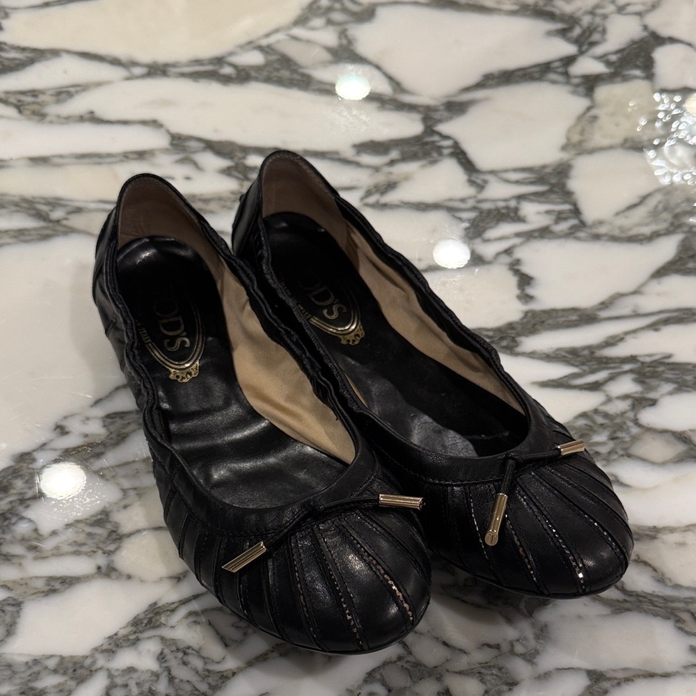 Womens Tods Ballerina Flats Size 8.5 Like new